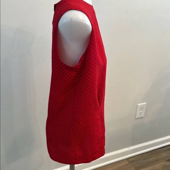 Rena Rowan for Saville 8 Petite Red Polka Dot Sleeveless Button Back Top - Picture 4 of 7